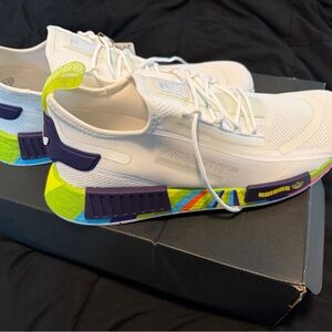 adidas NMD R1 SOECTOO Men’s sneakers